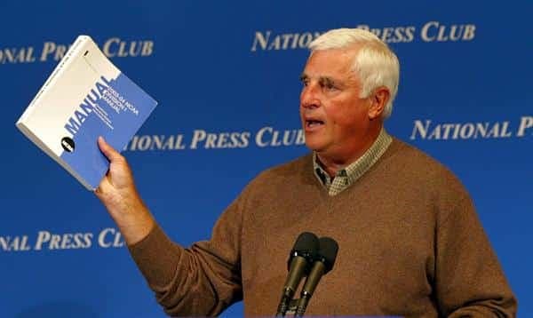 El entrenador Bobby Knight,en una fotografía de archivo. EPA/Joe Marquette