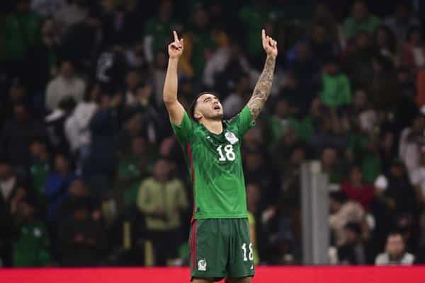 Luis Gerardo Chávez de México celebra este 21 de noviembre de 2023 tras anotar contra Honduras, durante el partido de vuelta por los cuartos de final de la Liga de Naciones de la Concacaf . EFE/ José Méndez