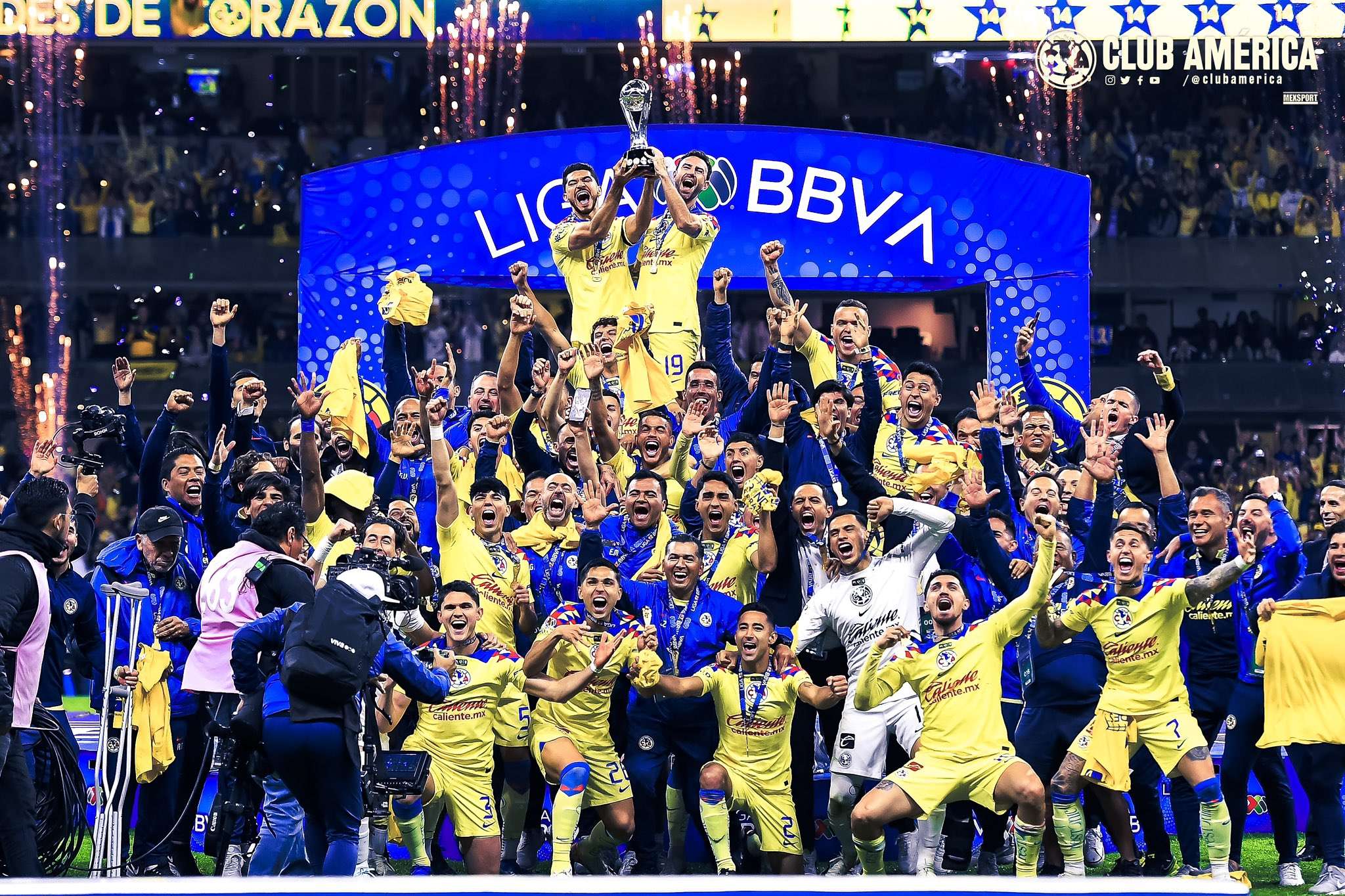 América golea a Tigres en tiempo extra y gana el título del Apertura del fútbol mexicano