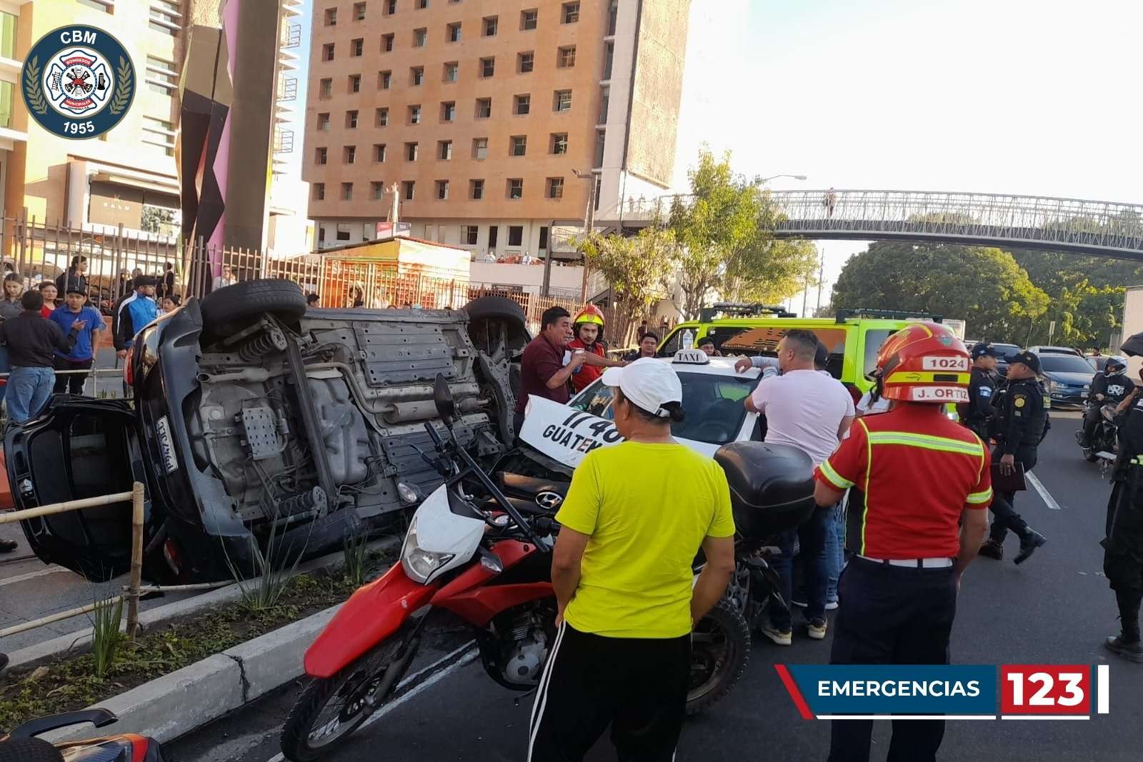 Accidente de tránsito en zona 4 de Mixco, una persona herida