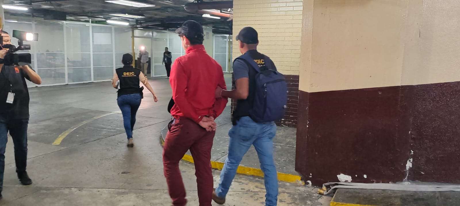 Allanamiento en Paraninfo Universitario: Se confirman dos personas capturadas Sergio Morataya
