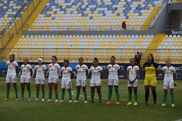 Jugadoras de la selección femenina de Bolivia, en una fotografía de archivo. EFE/ Elvis González