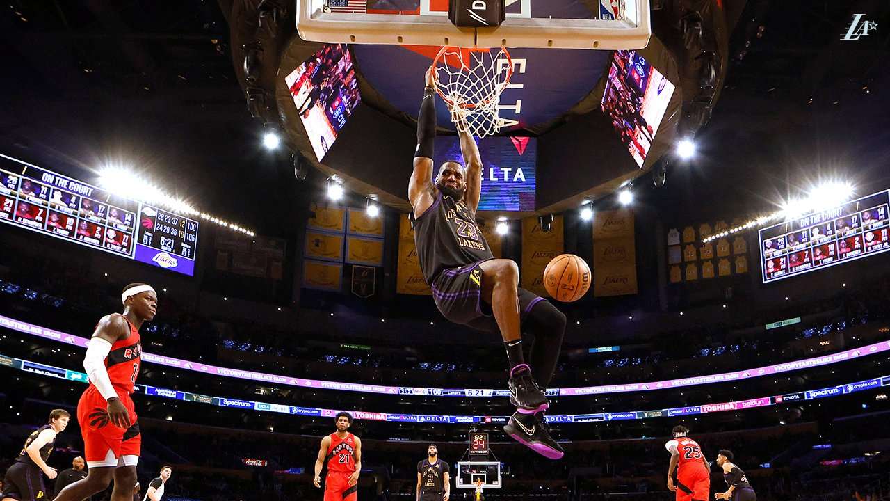 Los Angeles Lakers sumaron este martes su segunda victoria seguida con mucho sufrimiento hasta los últimos segundos y con un Anthony Davis enorme, especialmente en un desenlace en el que los Toronto Raptors pusieron a los angelinos contra las cuerdas