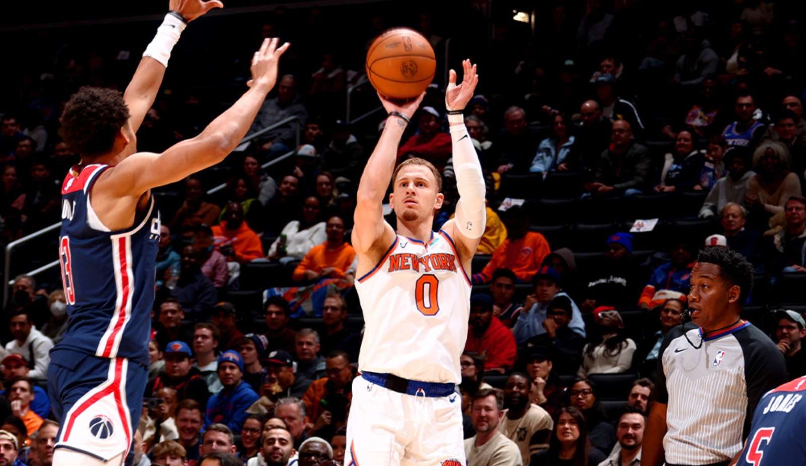 Los New York Knicks se metieron en posiciones de 'play-off' del Este tras ganar a unos Washington Wizards (105-121) que siguen sin levantar cabeza como uno de los peores equipos de la liga.