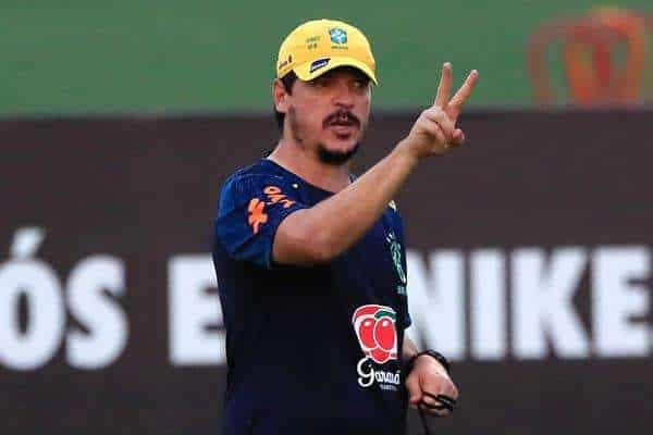 Brasil anunció la salida de Diniz