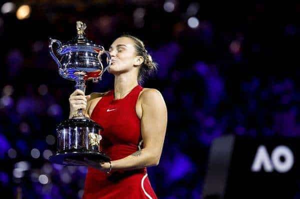 Aryna Sabalenka (2) repitió corona en Melbourne sin ceder un sólo set en toda la competición, después de imponerse en la final del Abierto de Australia a la china Qinwen Zheng