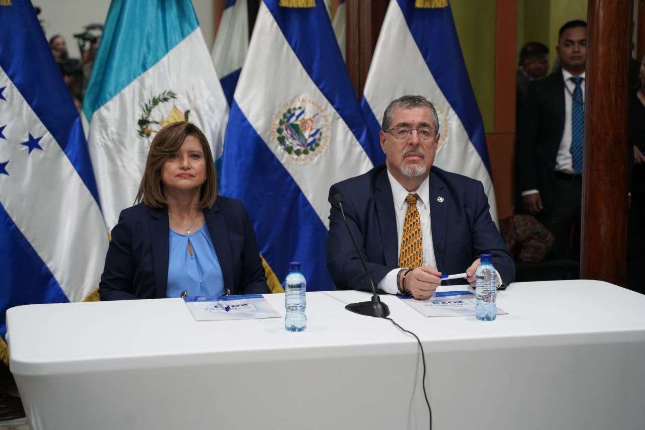 Karin Herrera y Bernardo Arévalo