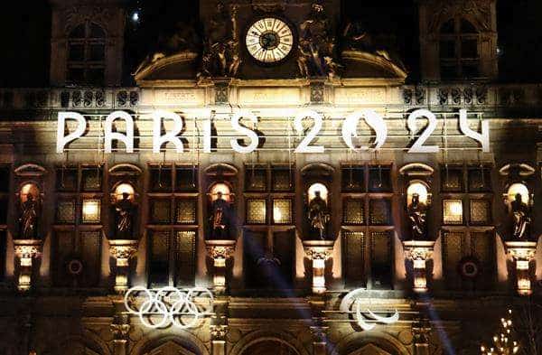 El ayuntamiento de París 2024 con decoración de los Juegos Olímpicos, en una foto de archivo. EFE/EPA/Mohammed Badra