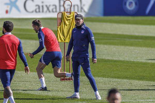 Simeone, durante el entrenamiento de este miércoles. EFE/ Rodrigo Jiménez