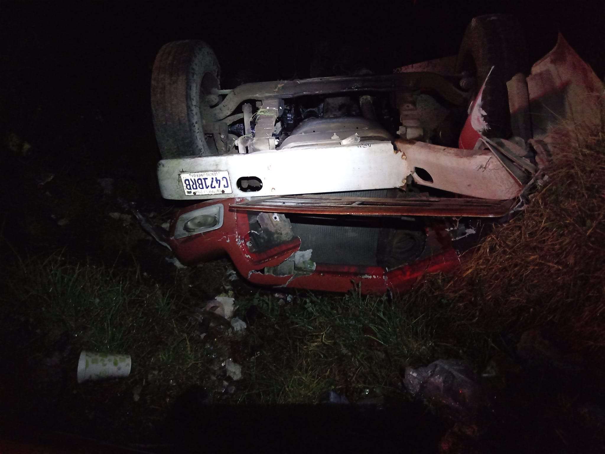 Camión vuelca en km 104 ruta Interamericana