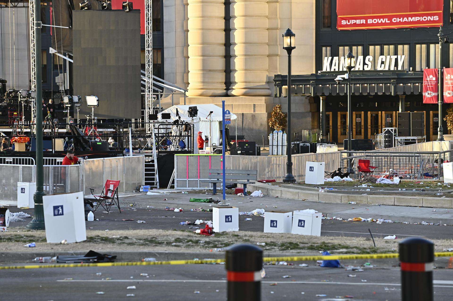 Un tiroteo durante el desfile del Super Bowl deja un muerto y más de 20 heridos