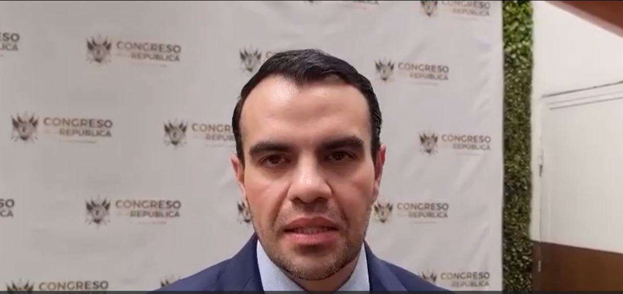 EN VIDEO | ¿De qué se trata la iniciativa de ley que presentaron los diputados de la bancada CREO?