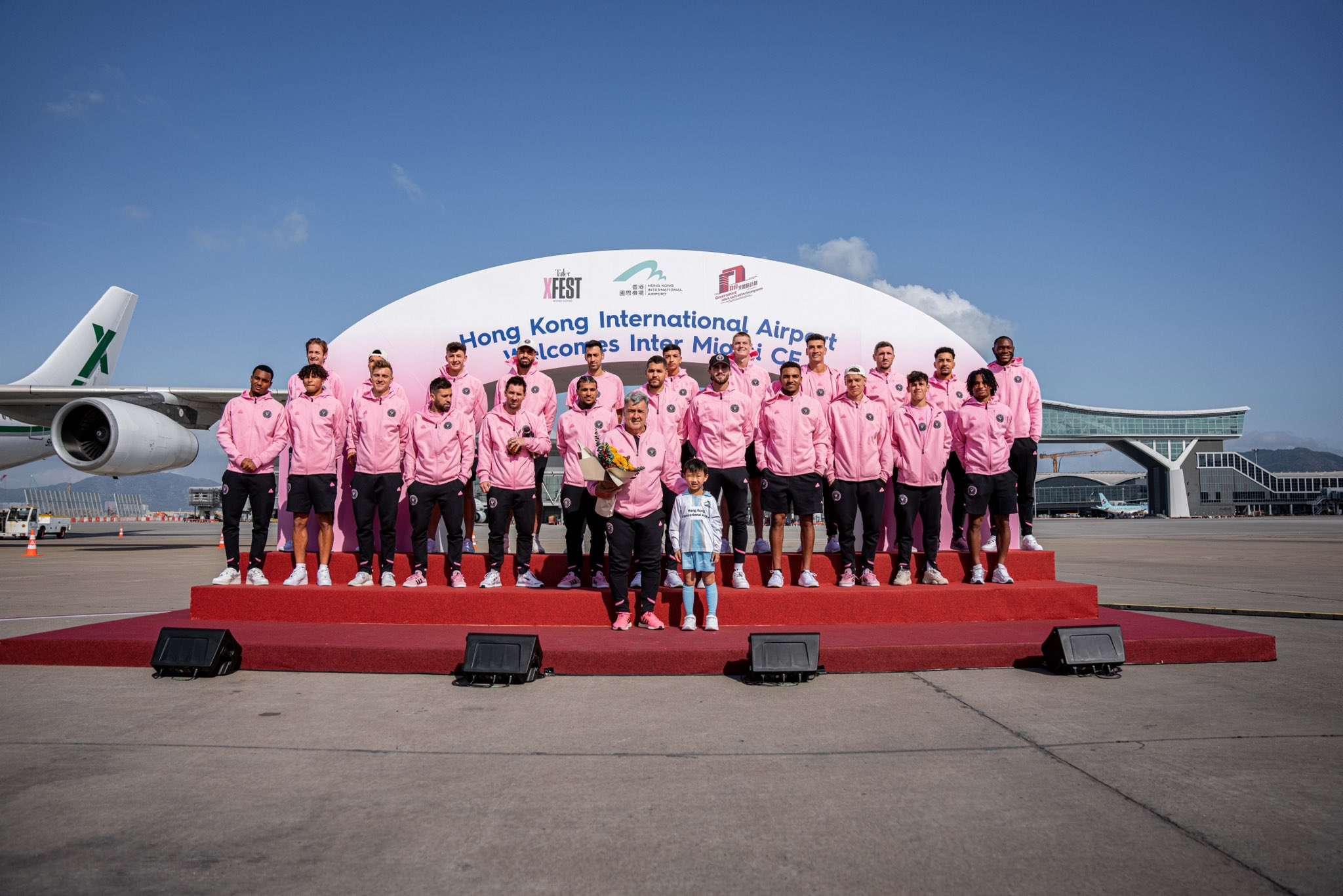 Lionel Messi y su equipo, el Inter de Miami, llegaron a Hong Kong procedentes de Arabia Saudí para disputar el domingo un partido amistoso contra un equipo compuesto por jugadores de la ciudad.