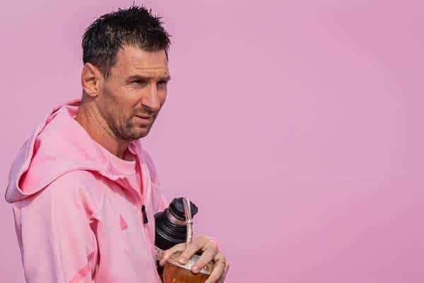 Lionel Messi de Inter Miami en su llegada a China, en una fotografía de archivo.. EFE/EPA/Leung Man Hei