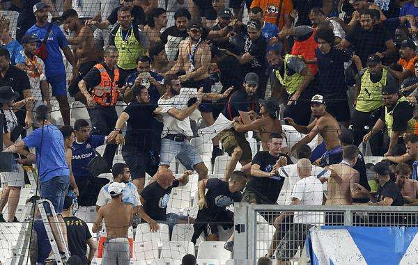 Aficionados del Olympique de Marsella, en una foto de archivo. EFE/EPA/Guillaume Horcajuelo