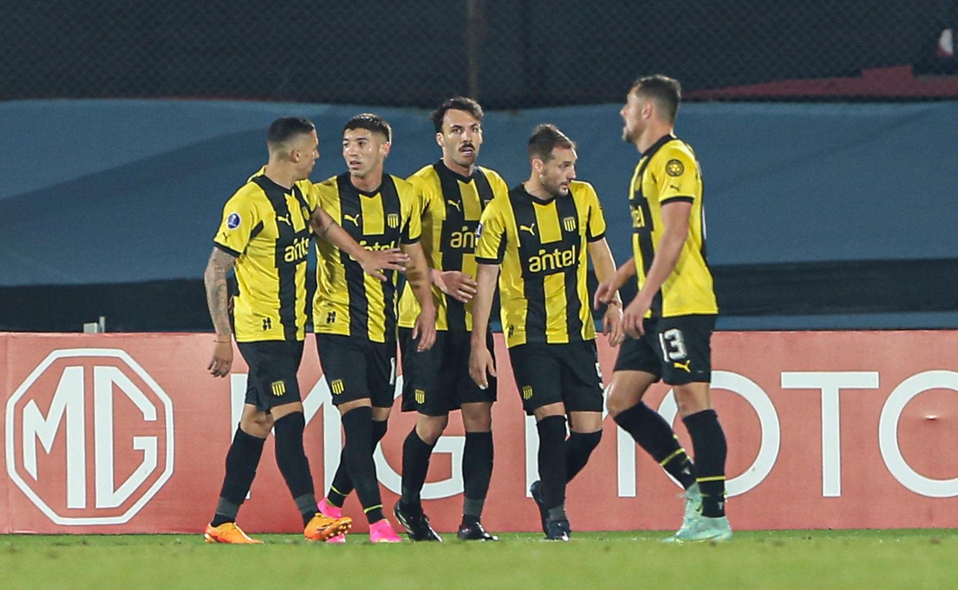 Clásico Peñarol-Nacional marca la sexta jornada del Torneo Apertura en Uruguay