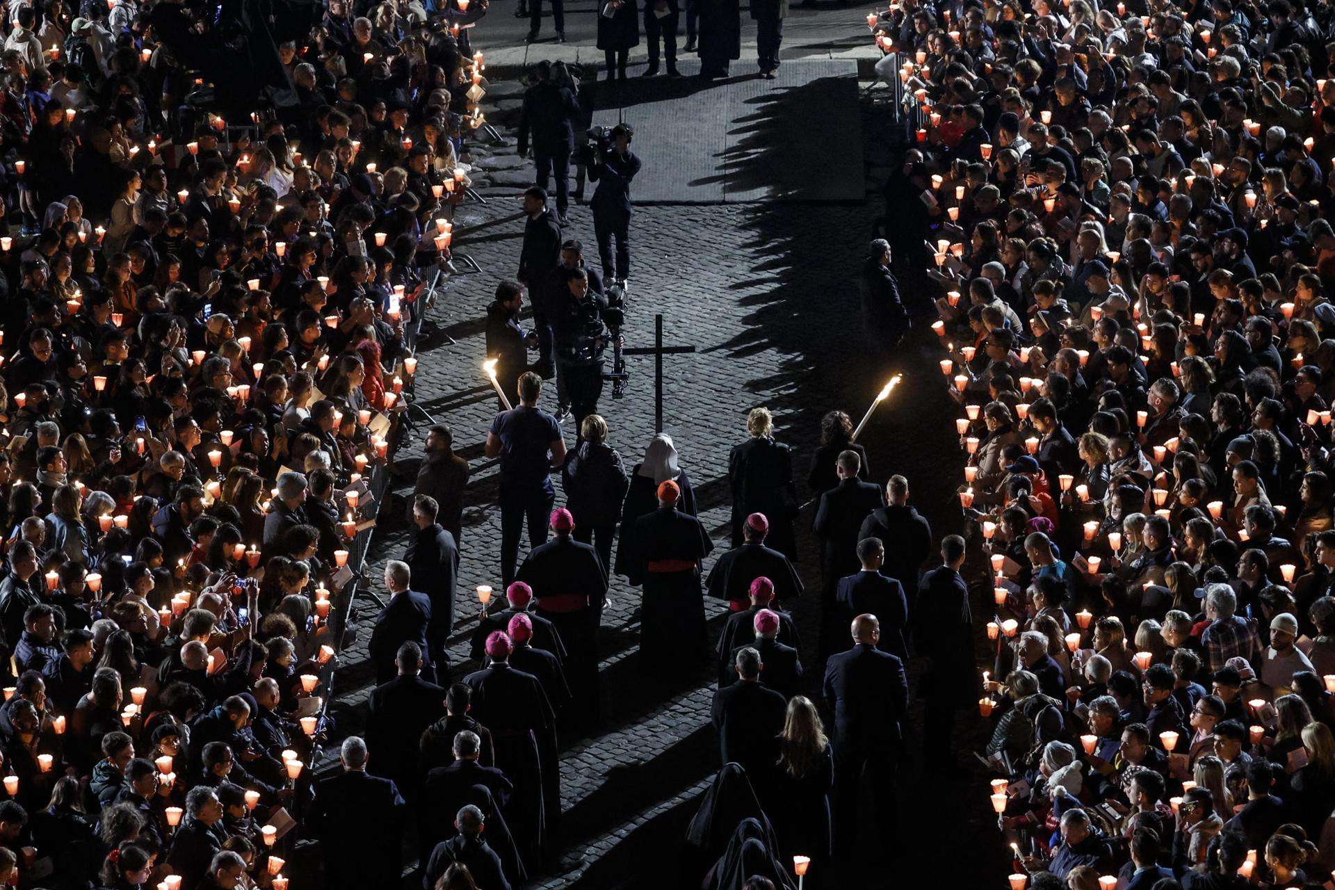 El papa Francisco renuncia al vía crucis del Coliseo para cuidar de su salud