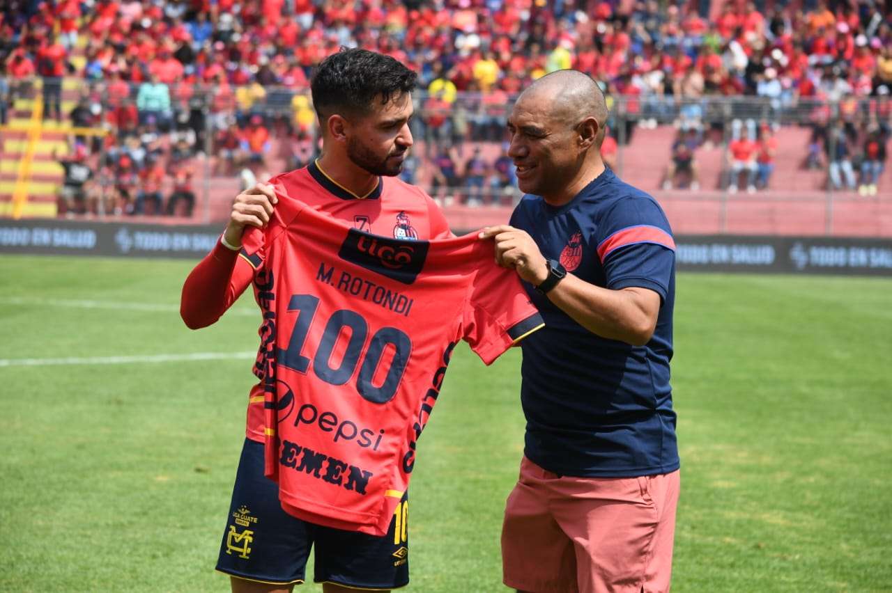 Matías Rotondi 100 partidos Municipal