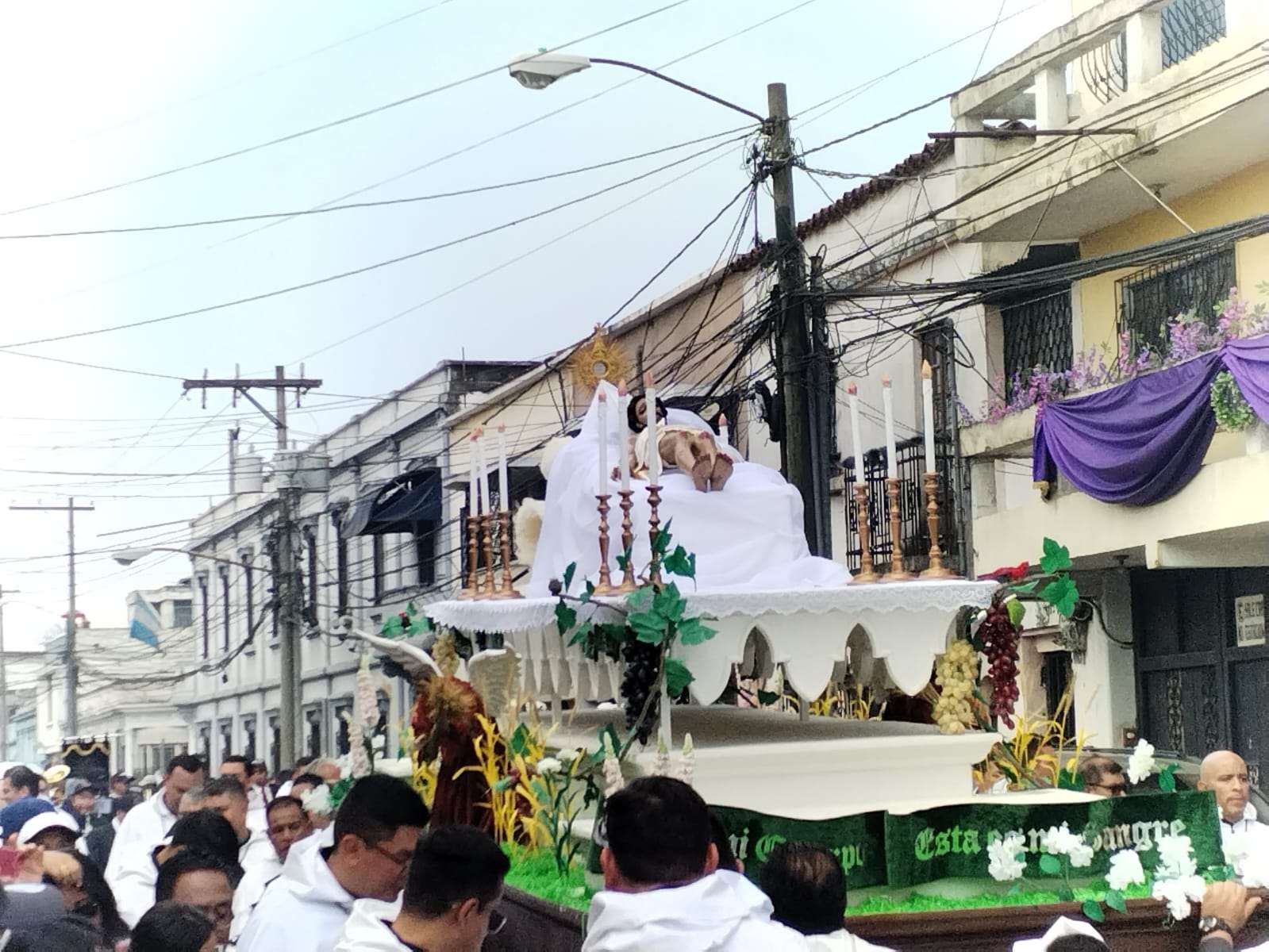 EN FOTOS | Así se lleva a cabo la procesión infantil de Jesús Sepultado de la Recolección