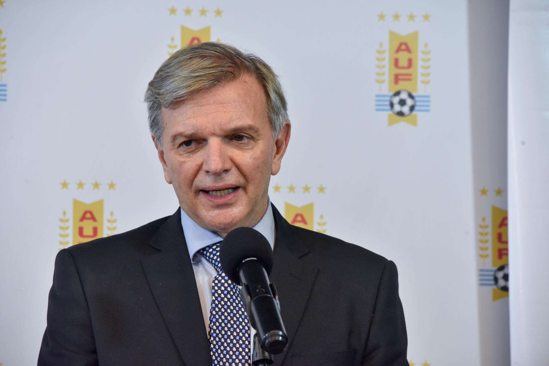 Delegación de la FIFA recorre el estadio Centenario de Uruguay rumbo al Mundial de 2030