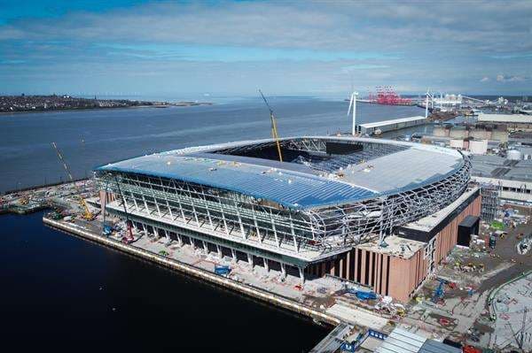 Vista aérea realizada con un dron del nuevo estadio del Everton, que está en construcción en el Bramley-Moor Dock, en Liverpool, EFE/EPA/ADAM VAUGHAN