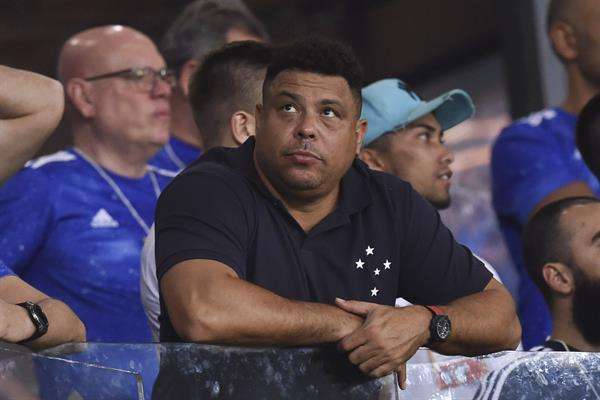 Fotografía de archivo de Ronaldo Nazário en un partido del torneo Brasileirao serie B entre Cruzeiro y Vasco da Gama. EFE/Yuri Edmundo