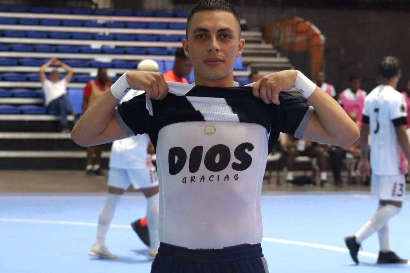 Guatemala 5-3 Trinidad