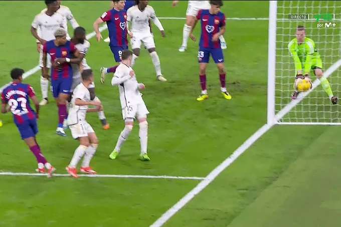 Andriy Lunin - Gol fantasma