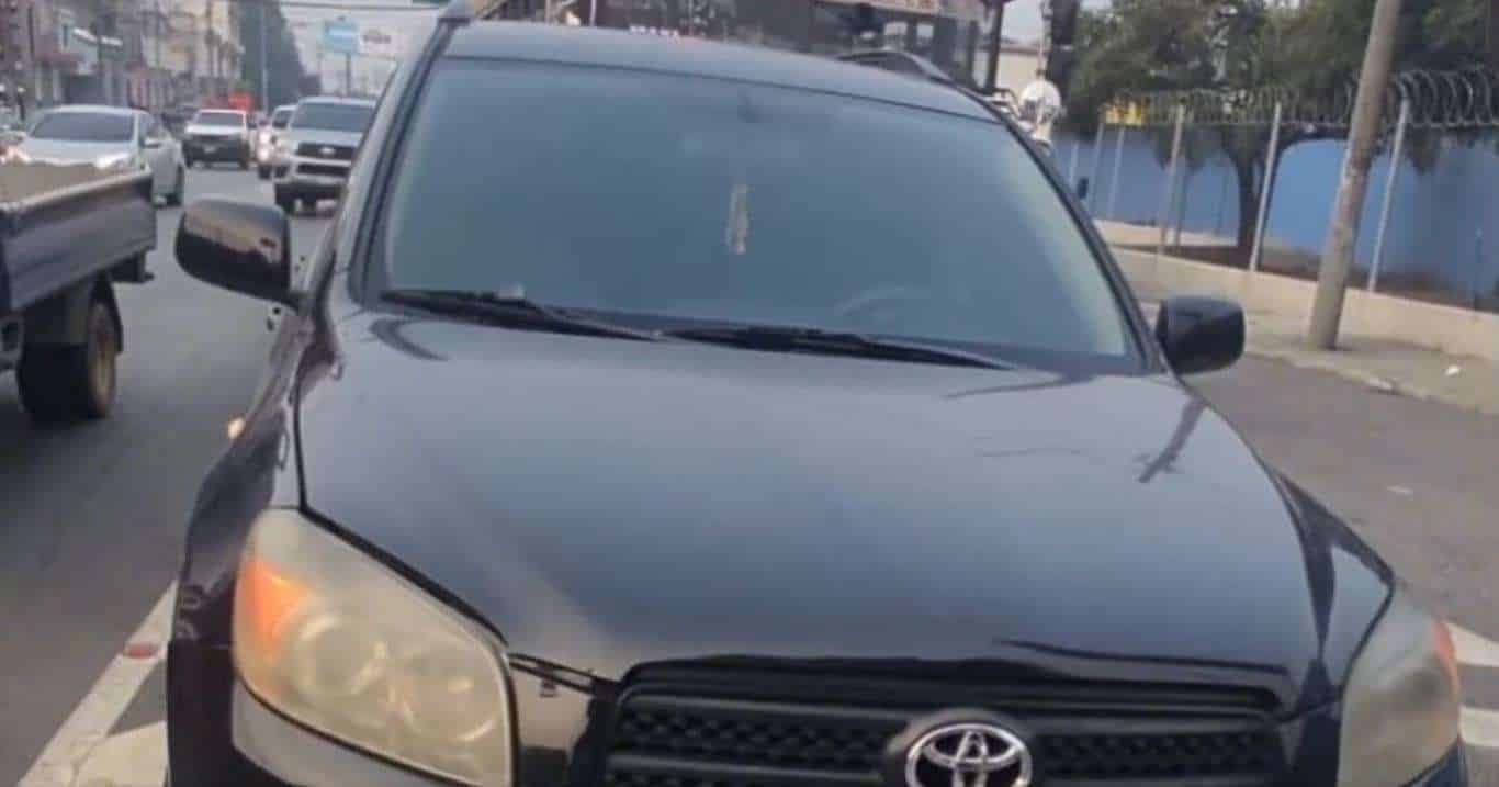 Accidente provoca caos vehicular en av. petapa