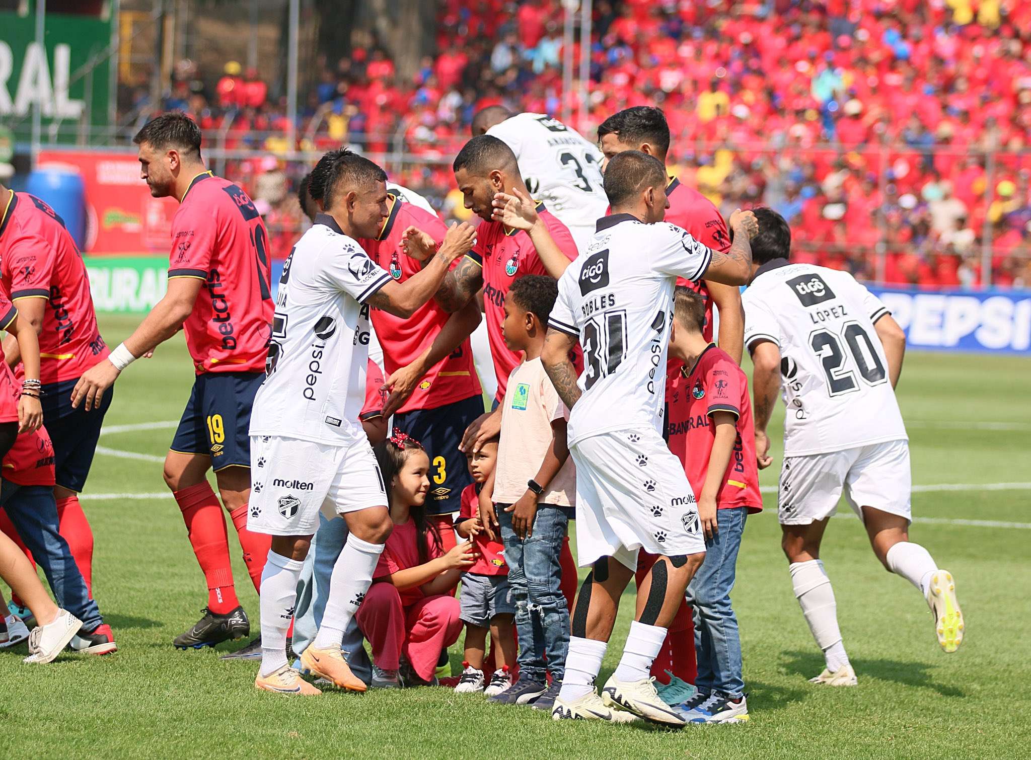 equipo guatemalteco Municipal vs Comunicaciones