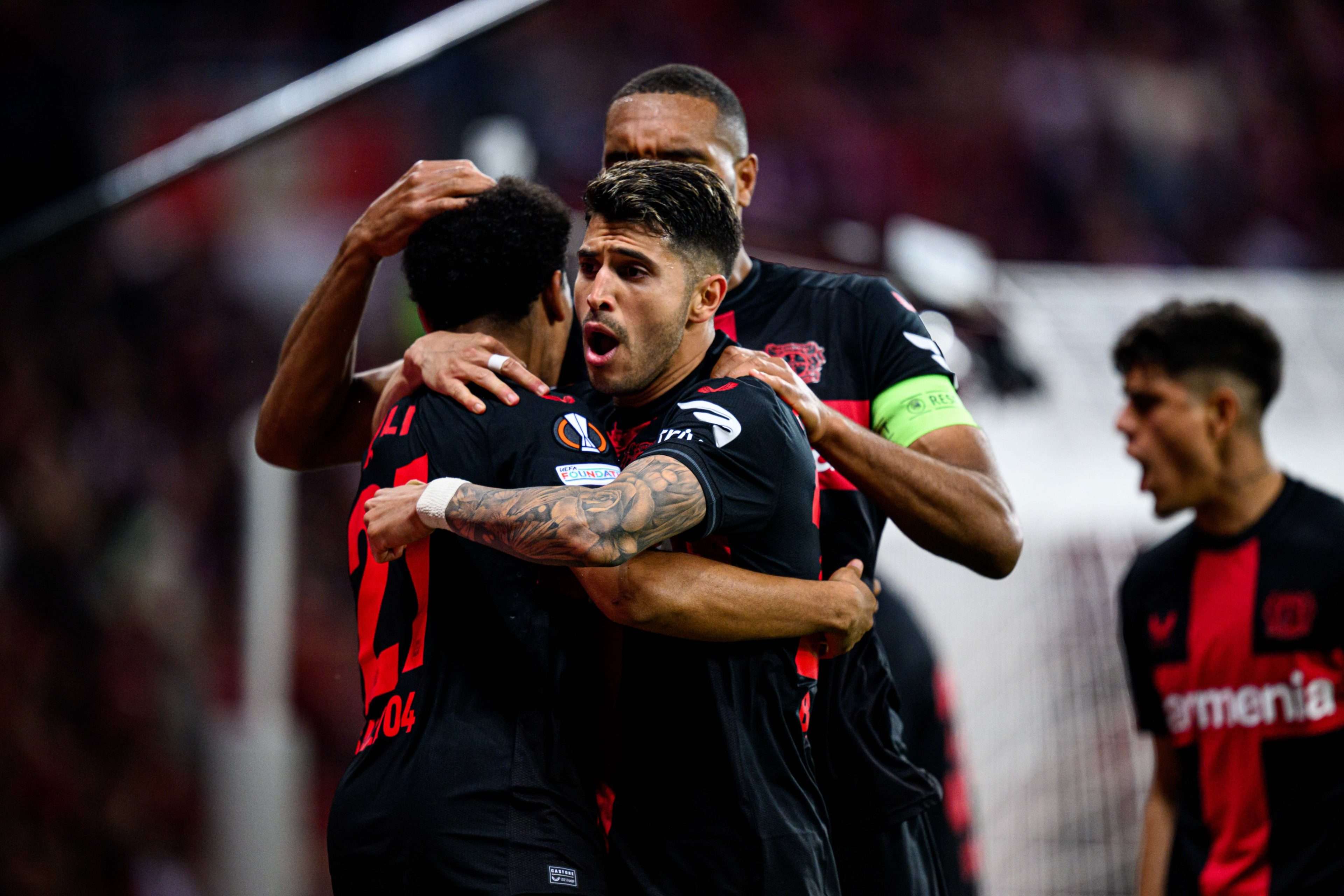 Bayer Leverkusen vuelve a salvar su invicto y avanza a la final de la Europa League