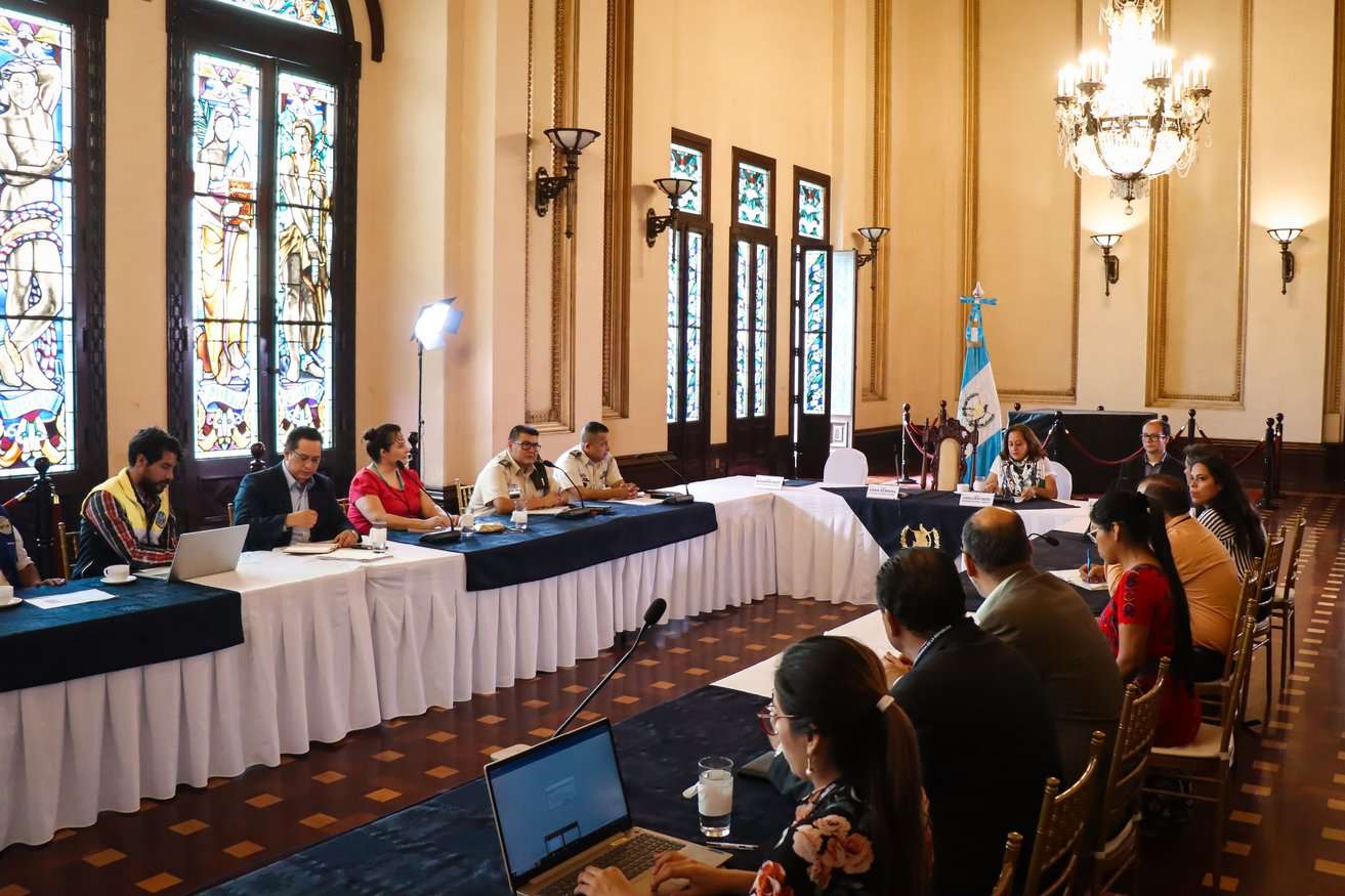 Académicos se reunieron para "resolver" la crisis por incendios forestales y calidad del aire