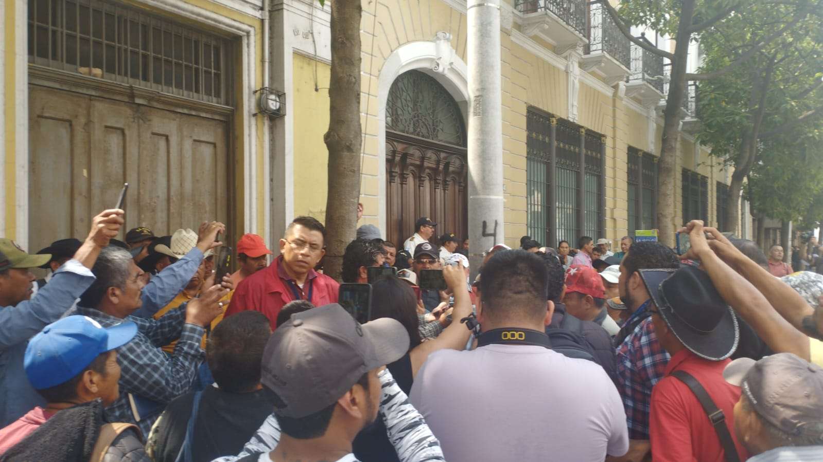 ¿Asociación de Veteranos Militares de Guatemala llegó a un acuerdo el presidente del Congreso?