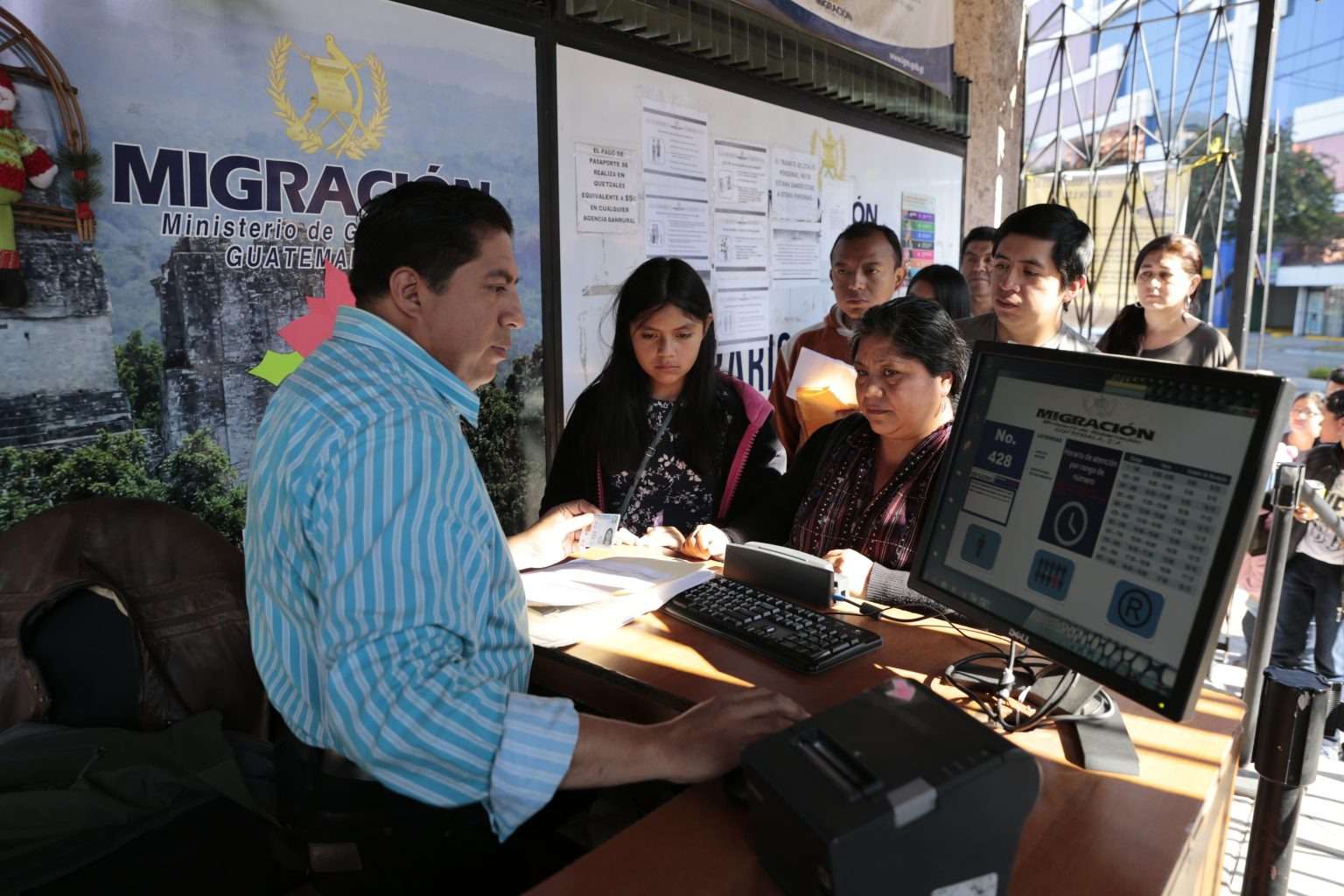 migración pasaportes