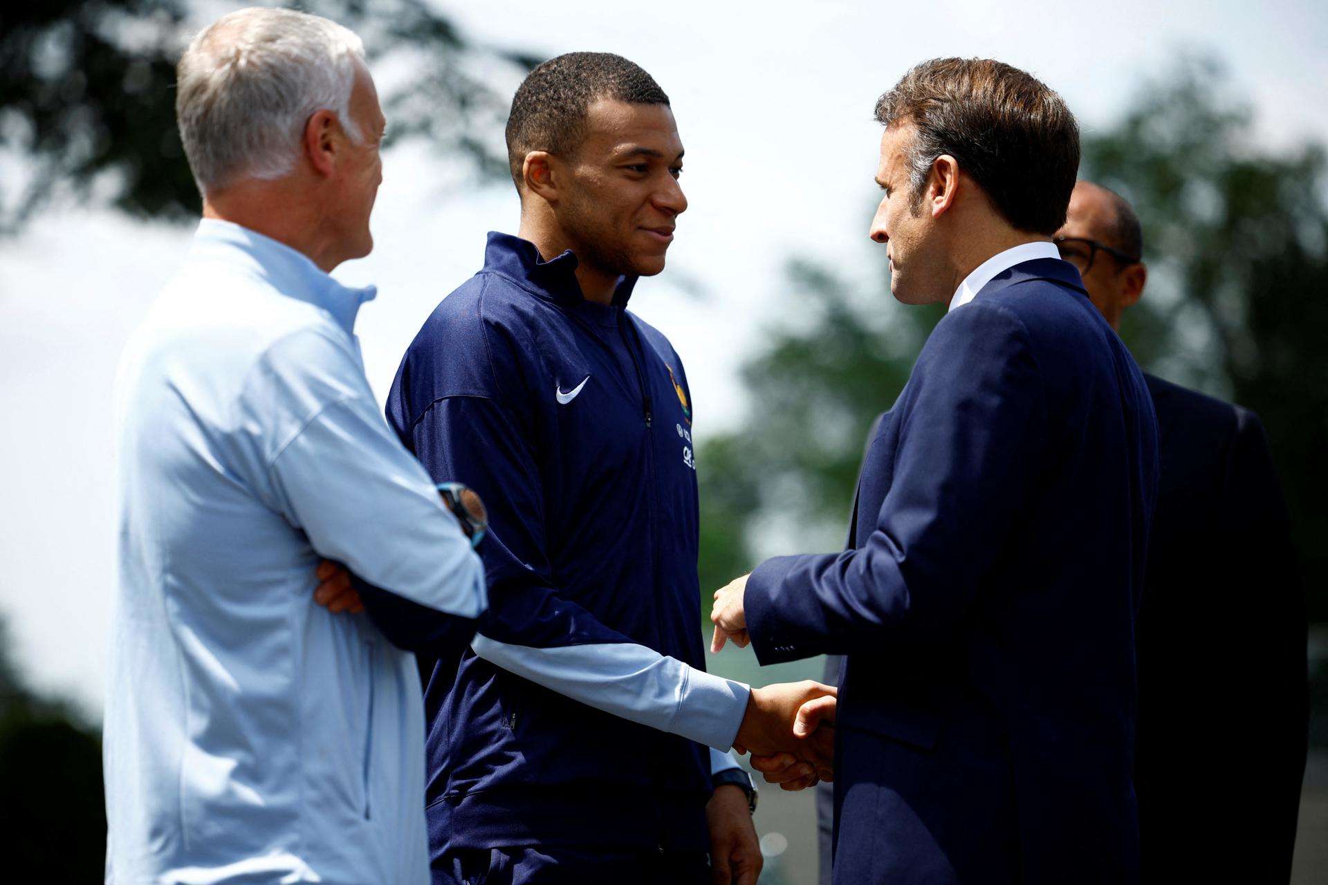 Mbappé confirma a Macron que el anuncio de su fichaje se hará esta tarde