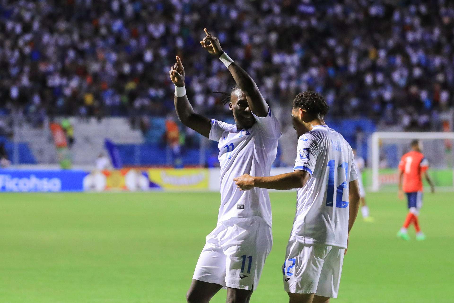 Honduras remonta y se queda con los tres punto ante Cuba