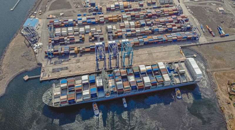 La ministra de Economía, Gabriela García, confirmó el 18 de junio que la terminal de contenedores operada por APM Terminals continuará con sus operaciones sin interrupciones.