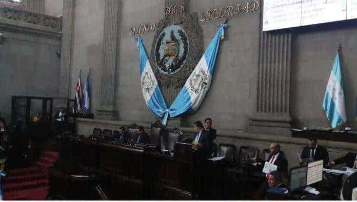 Congreso convoca a sesión extraordinaria para debatir presupuesto y reformas clave