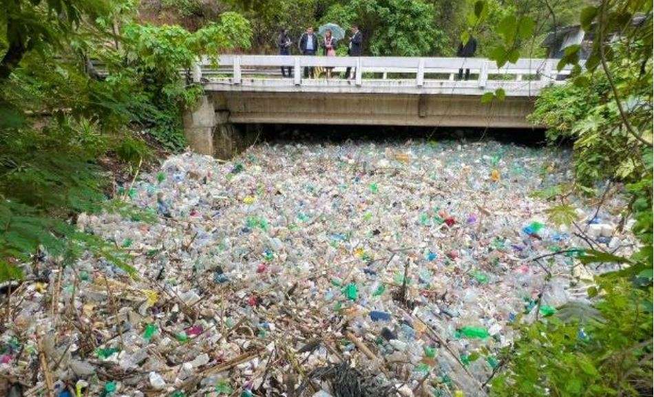Inician esfuerzos coordinados para desobstruir el río Guacalate en Sacatepéquez