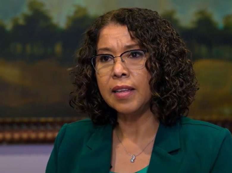 Linda Valencia renuncian a su cargo de Viceministra de Hospitales