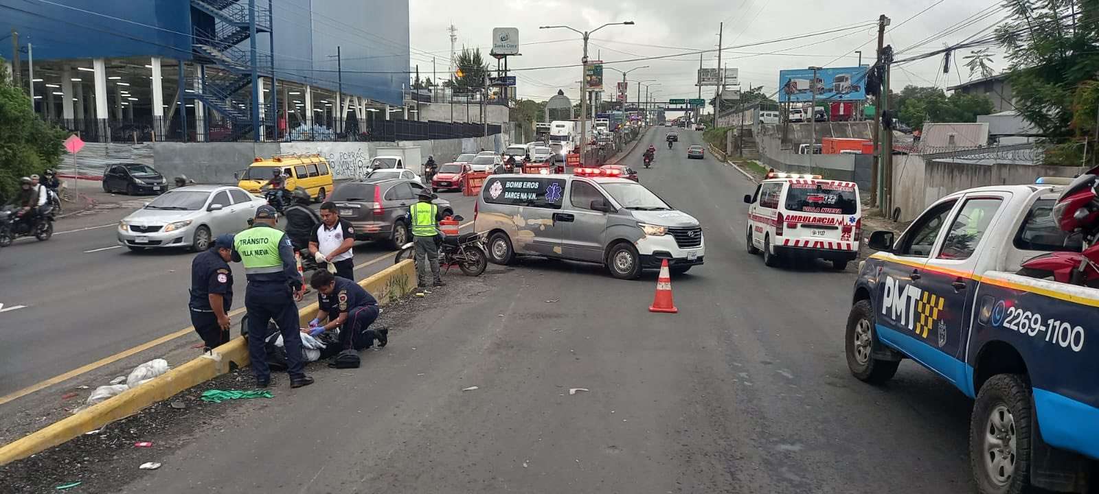 ÚLTIMA HORA | Accidente vehicular provoca bloqueo de carriles en kilómetro 17.5 de Villa Nueva