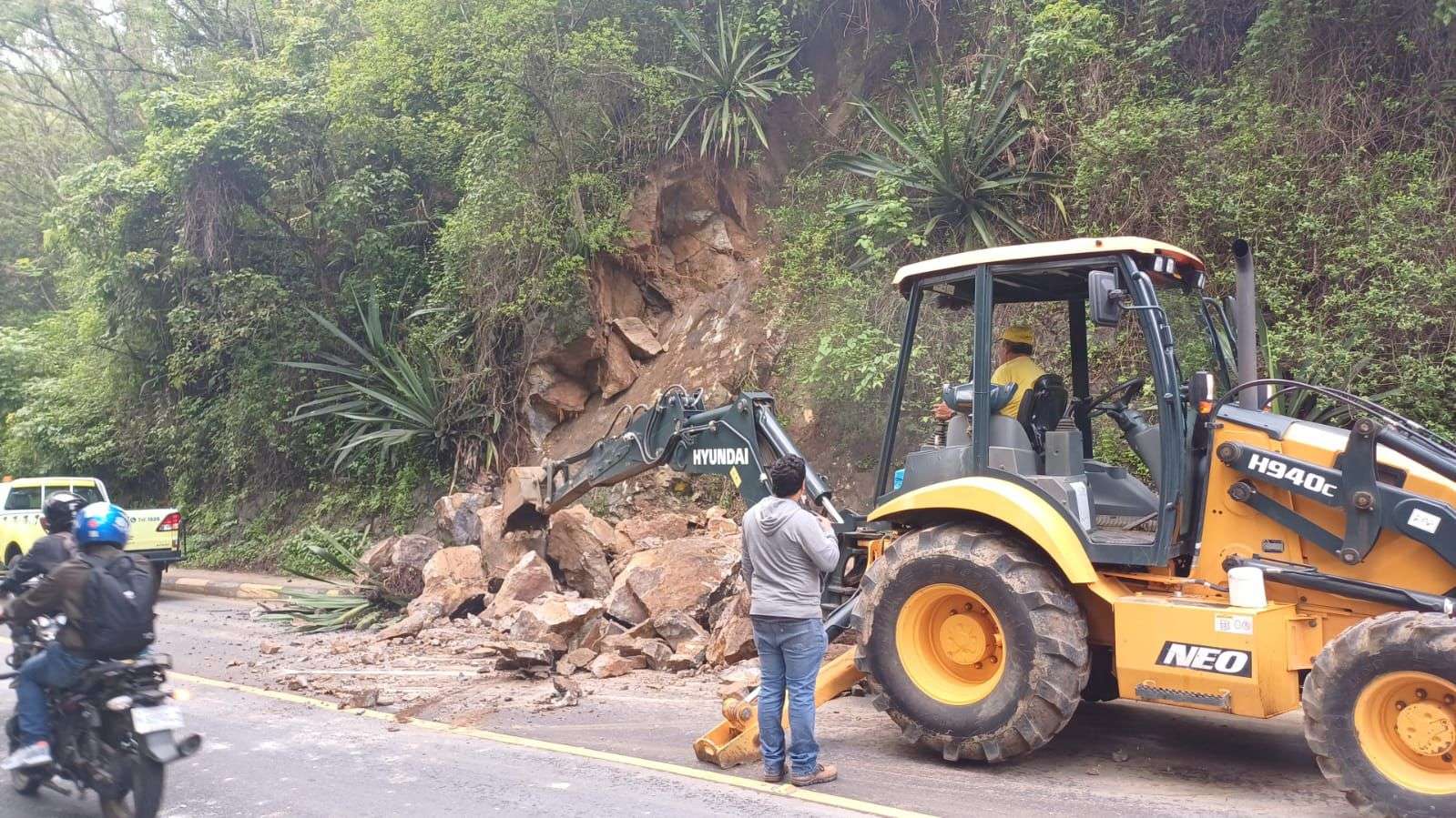 Conred atiende socavamientos y deslizamientos en carreteras de Guatemala