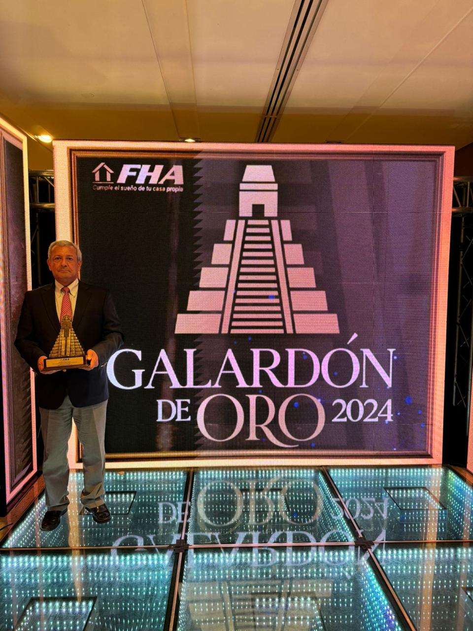 Banrural es reconocido con galardón de oro FHA