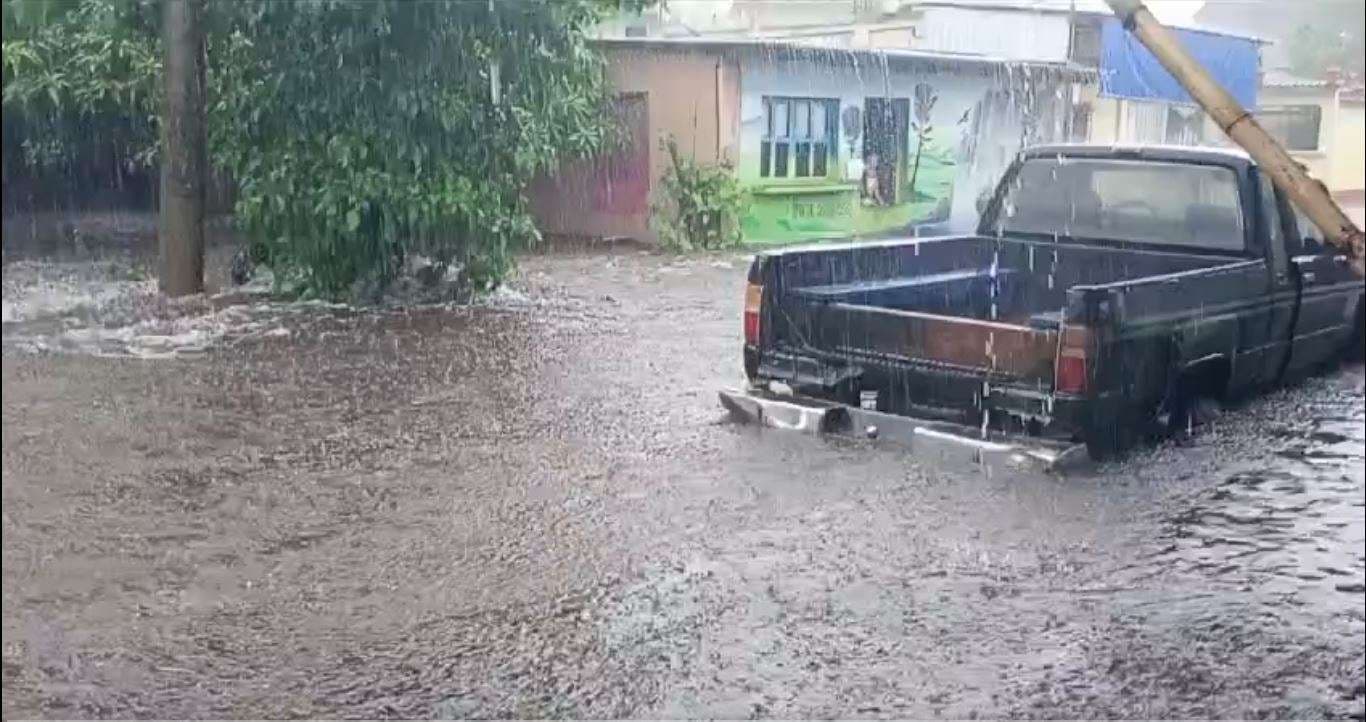 Lluvia causa alerta amarilla en Guatemala: Conred advierte sobre posibles deslizamientos y daños en carretera