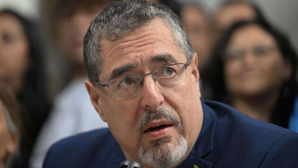 Arévalo expresa dudas sobre resultados de las elecciones en Venezuela y solicita informes de observación