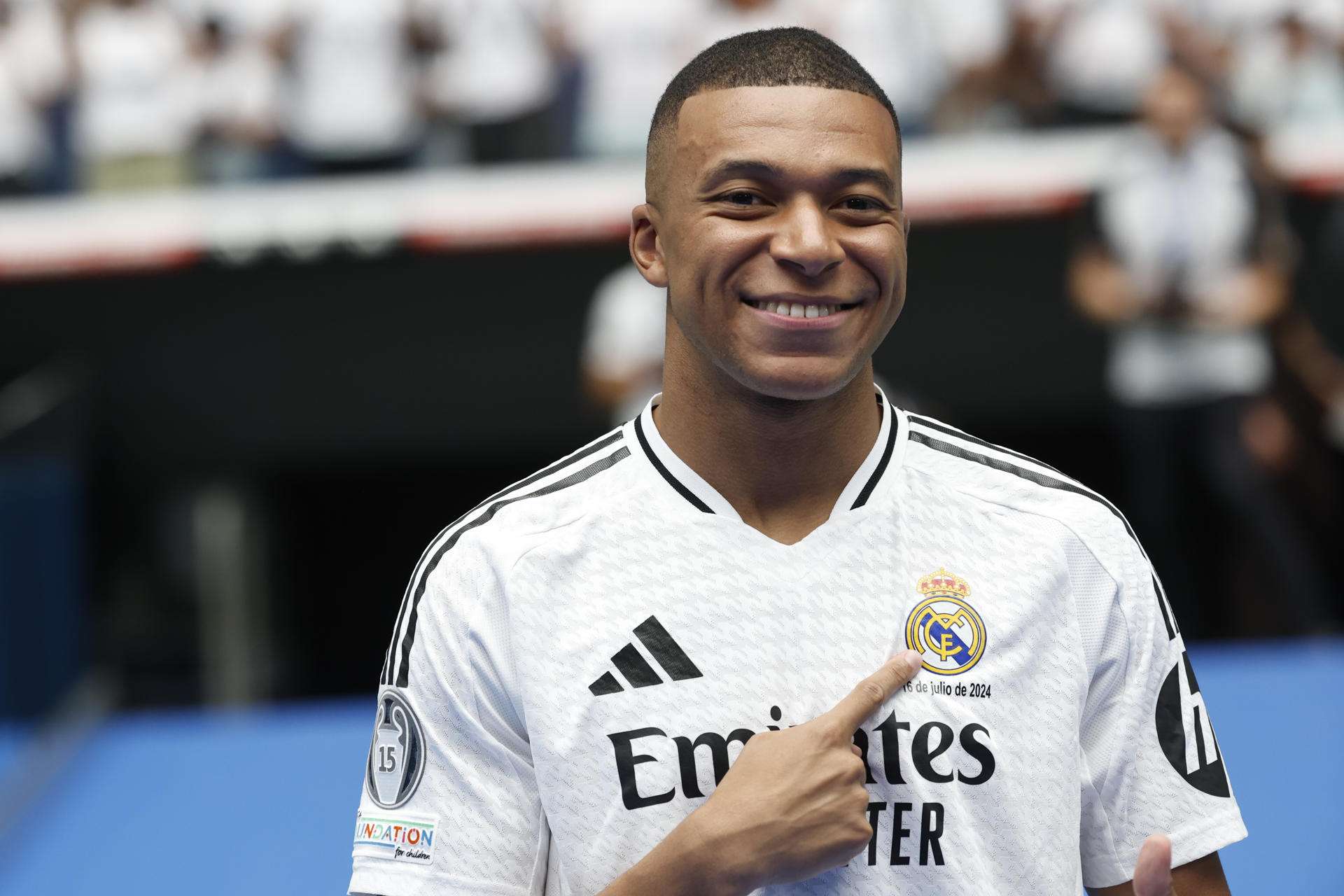 Mbappé no se opera de la nariz y arranca sus vacaciones