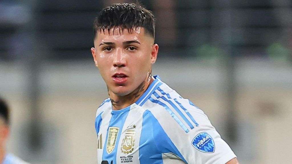 Enzo Fernández se disculpa por colgar un cántico racista de los jugadores argentinos