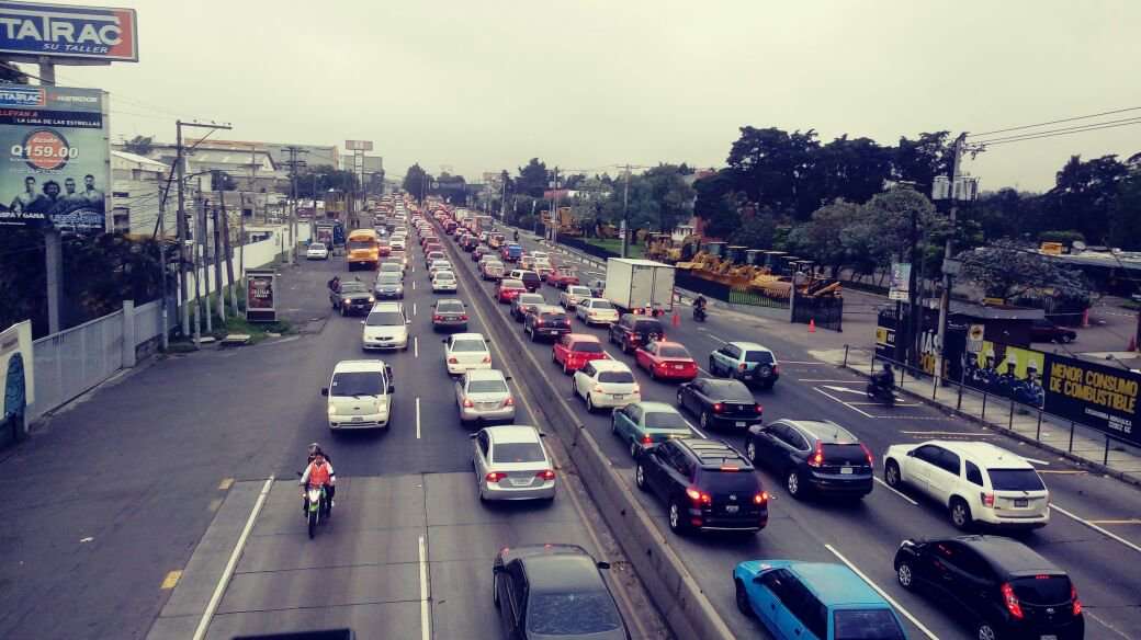 ÚLTIMA HORA | Tráfico Detenido en la 30 calle de la calzada Raúl Aguilar Batres