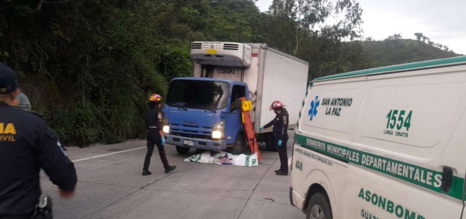 ÚLTIMA HORA | Muere motorista tras ser atropellado por un camión en ruta al Atlántico