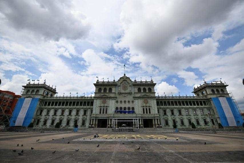 Gobierno de Guatemala retira seguridad a 17 diputados tras revisión